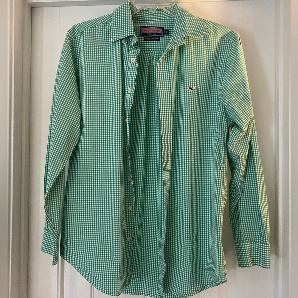 Vineyard Vines. Size Large